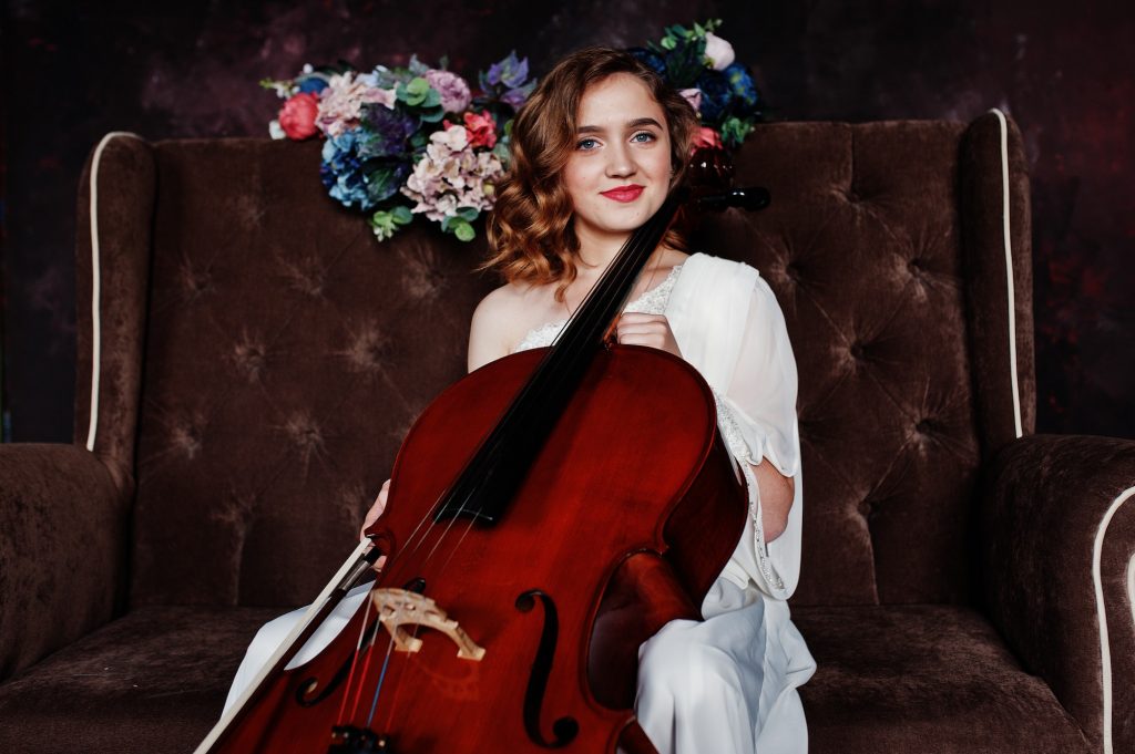 A young adult who has chosen cello after considering her body type.